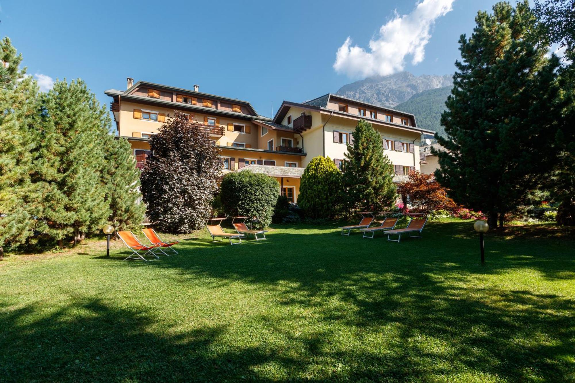 Sci Sport Rooms & Suites Bormio Buitenkant foto